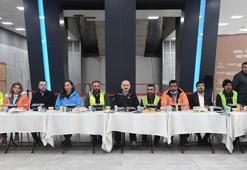 Bakan Karaismailoğlu, AKM-Gar-Kızılay metro şantiyesi işçileriyle sahur yaptı