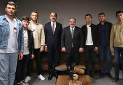 Bakan Varank, Güneş sistemini tartışan gençlerle buluştu