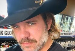 Tolga Karel babasının mezarlığını paylaştı: Sana yetişemedim