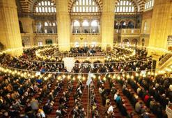 Kadir Gecesi namazı nasıl kılınır? Kadir Gecesi namazı kaç rekat? Kadir Gecesi namazına nasıl niyet edilir?