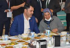 Bakan Kurum, Elazığ'da depremzedelerle iftar yaptı