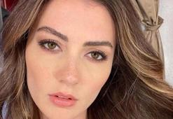 Burcu Özberk'ten göğüs dekolteli pozlar!