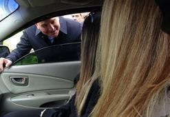 Bakan Soylu'dan uyarı! 'Araç kullanırken telefonla konuşmayın, emniyet kemerinizi takın'