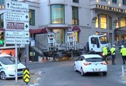 Taksim Meydanı'na çıkan yollar 1 Mayıs tedbirleri kapsamında kapatıldı