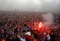 Sadece Ağaoğlu, Avcı, futbolcular değil Trabzonspor'u Ahmet Suat Özyazıcı’nın kasketi şampiyon yaptı