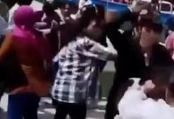 Liseli kızların kavgası kamerada