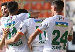 Alanyaspor 55 metreden yedi ikinci yarı maçı zor çevirdi