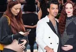 Game Of Thrones'un yıldızı Sophie Turner'dan annelik açıklaması: Beni daha iyi bir oyuncu yaptı!