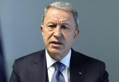 Bakan Akar'dan son dakika sığınmacı açıklaması!