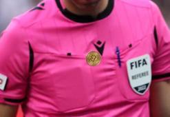 Beşiktaş - Fenerbahçe derbisinde bir ilk! Böylesi görülmedi, hakem cebinden  Bitcoin çıkardı ve...