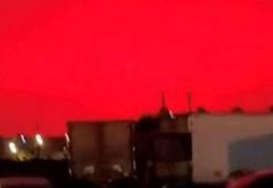 Kızıla dönen gökyüzü paniğe neden oldu! Sosyal medyada viral olan görüntüler için beklenen açıklama geldi...