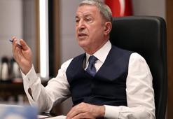 Bakan Akar'dan komutanlarla toplantı