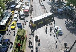 Fatih'te tramvay ile İETT otobüsü çarpıştı: 6 yaralı