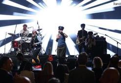 Üç büyük sanatçı ilk kez aynı sahnede Avrupa Günü etkinlikleri “Umudumuz Hep Genç” sloganıyla başladı