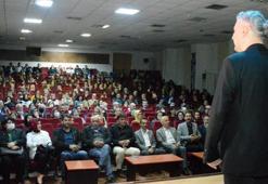 Görme engelli vatandaşın komedi gösterisi kahkaha tufanı estirdi