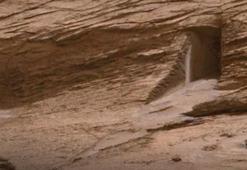 Mars'ta gizemli kapı göründü! NASA fotoğrafla paylaştı, Kızıl Gezegen'de yaşam var mı?