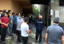 Sultanbeyli'de 2 katlı tekstil atölyesinde yangın!