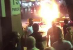 Yanan motosikleti 150 litre şalgam suyu dökerek söndürdüler