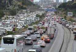 İstanbul'da beklenen kuvvetli yağış başladı! ‘Sarı kodlu’ uyarı sonrası trafik yüzde 80'e ulaştı