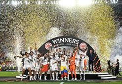 Eintracht Frankfurt UEFA Avrupa Ligi'nde inanılmazı başardı! 42 yıl sonra gelen zafer: Fenerbahçe, Galatasaray, Pelkas ve Torrent detayı...