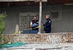 15 yaşındaki çocuk annesini öldürüp, 3 komşuyu yaraladı! Babası ile birlikte yakalandı