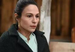 Selin Yeninci mavi elbisesiyle takipçilerini ikiye böldü!