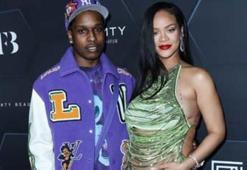 Dünyaca ünlü şarkıcı Rihanna, doğum yaptı! Bebeğin cinsiyeti...