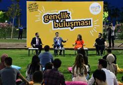 Bakan Kurum, Mersin'de gençlerle buluştu