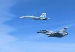 Fransız jetleriyle Rus savaş uçakları böyle karşı karşıya geldi