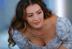 Burcu Özberk ceketinin içine bikini giydi, olay oldu!