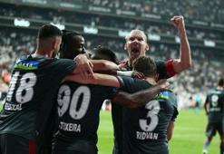 Vida gitti Montero yolcu Beşiktaş yeni stoperini Süper Lig'de buldu