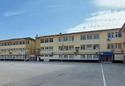 Manisa'da 38 öğrenci gıda zehirlenmesi şüphesiyle hastaneye kaldırıldı