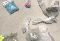 Esenyurt'ta lüks siteye düzenlenen baskında çok sayıda uyuşturucu madde ele geçirildi