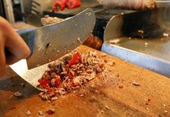 Sıcakta sokakta satılan yiyeceklere dikkat