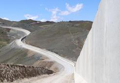 Van Valisi Balcı: Bu yılın sonuna kadar İran sınırına 150 kilometre duvar örülecek