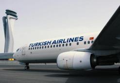 Pilot kokpitte duman ikazı alınca hemen geri döndü!