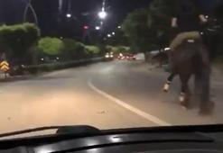 Trafikte ilginç anlar! Atla yarıştı, spiker gibi anlattı!