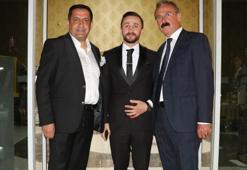 Aşiret düğününde damat ve geline takılan para şok etti! Görülmemiş rakam
