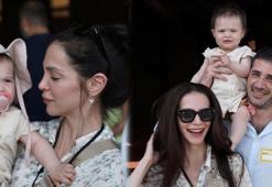 Cemre Kemer'den eşi ve bebeğiyle yeni poz!