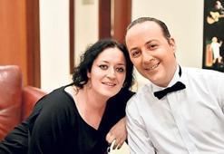 Tolga Çevik'ten eşine romantik doğum günü sürprizi!