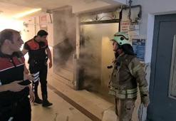 Sultangazi'de iş merkezinde yangın! Çok sayıda kişi dumandan etkilendi