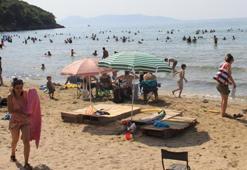 Havalar ısındı, halk denize akın etti