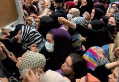 Beş liralık halı için birbirini ezdiler!