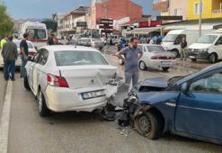 Bursa'da zincirleme kaza: 2'si çocuk 8 yaralı!