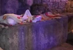 Roma imparatoru için yapılan kapı, evsizlerin yatağı oldu