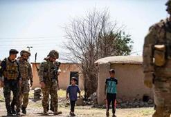 Teröristlerle böyle poz verdiler! ABD askerleri Türkiye sınırında...