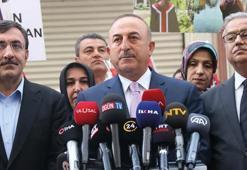 Dışişleri Bakanı Çavuşoğlu evlat nöbetindeki ailelerle bir araya geldi