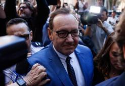 Kevin Spacey taciz iddiasından mahkemeye çıktı! Basın ordusu tarafından kuşatıldı...