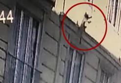 Esenyurt’ta feci olay: 2 yaşındaki çocuk pencereden düşerek öldü! Minik çocuğun feci ölümü kameraya yansıdı
