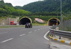 Bolu'da, TEM'in İstanbul yönü 32 gün sonra ulaşıma açıldı